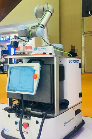 移动机器人工作站